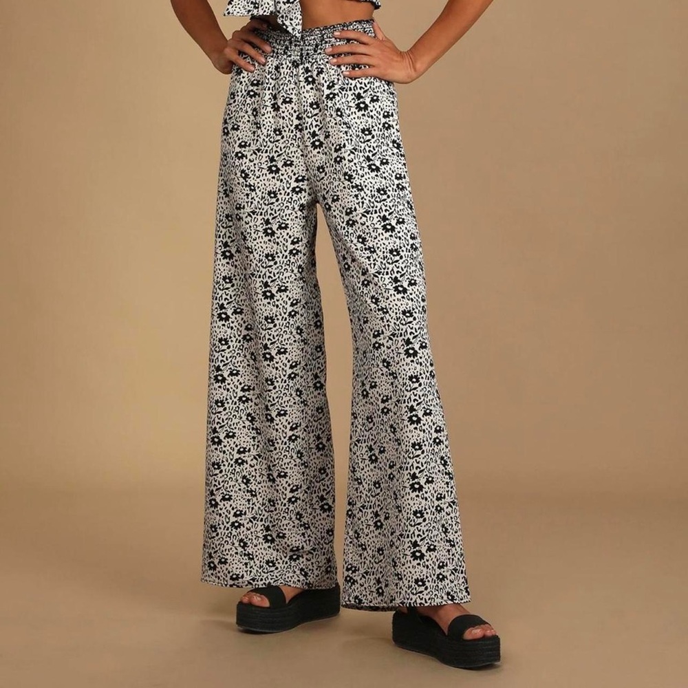 NWT lulus black and white floral flowy pants